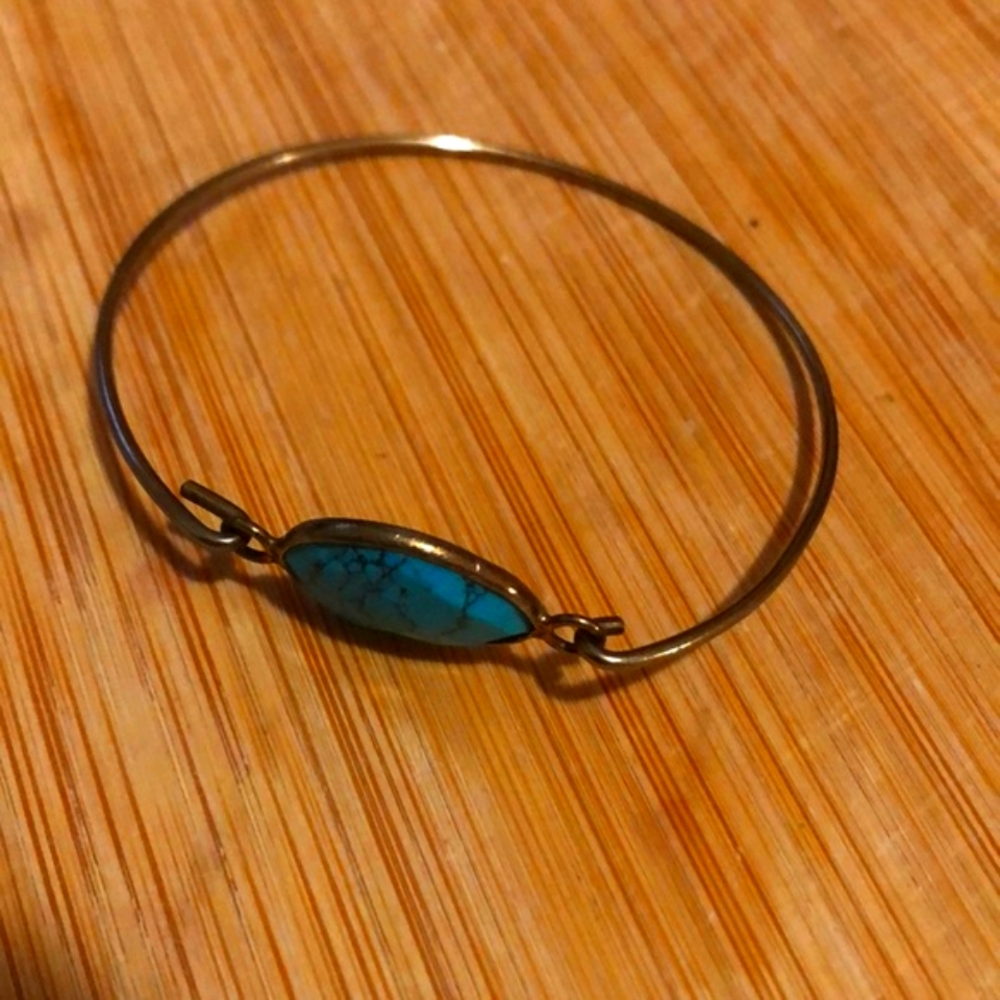 2” dia bracelet with aqua blue stone design